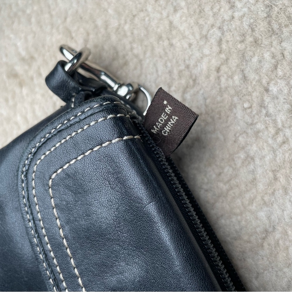 Coach Slim Duffle 9326 in Black - Picture 13 of 13
